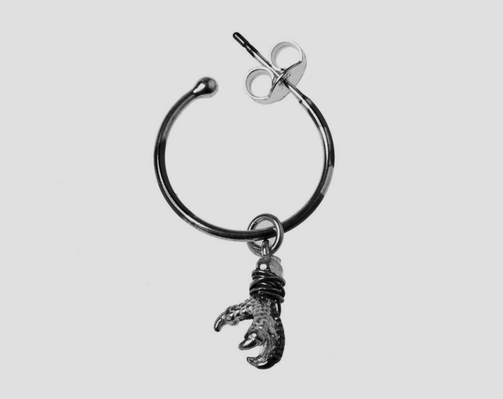 Tiny Claw Earring by Maria Nilsdotter Tiny Claw Earring by Maria Nilsdotter