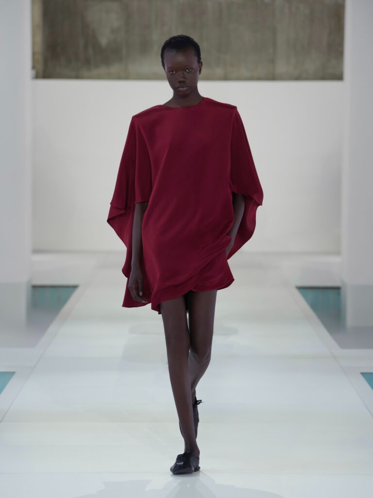 COS Unveils SS26 in Seoul, Balancing Structure and Fluidity