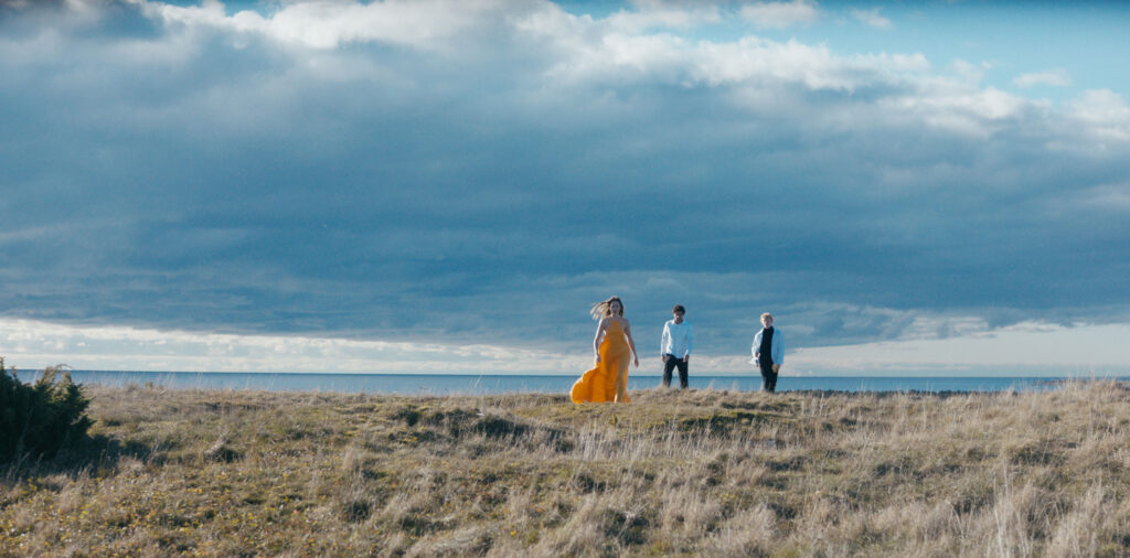 The Art of Pretending – Mecenaten by Julia Thelin