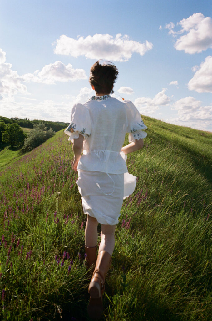 Etnodim and the Meaning of Home in Between Us