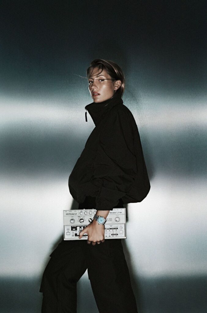 CHARLOTTE DE WITTE. A NEW BEAT FOR TUDOR.